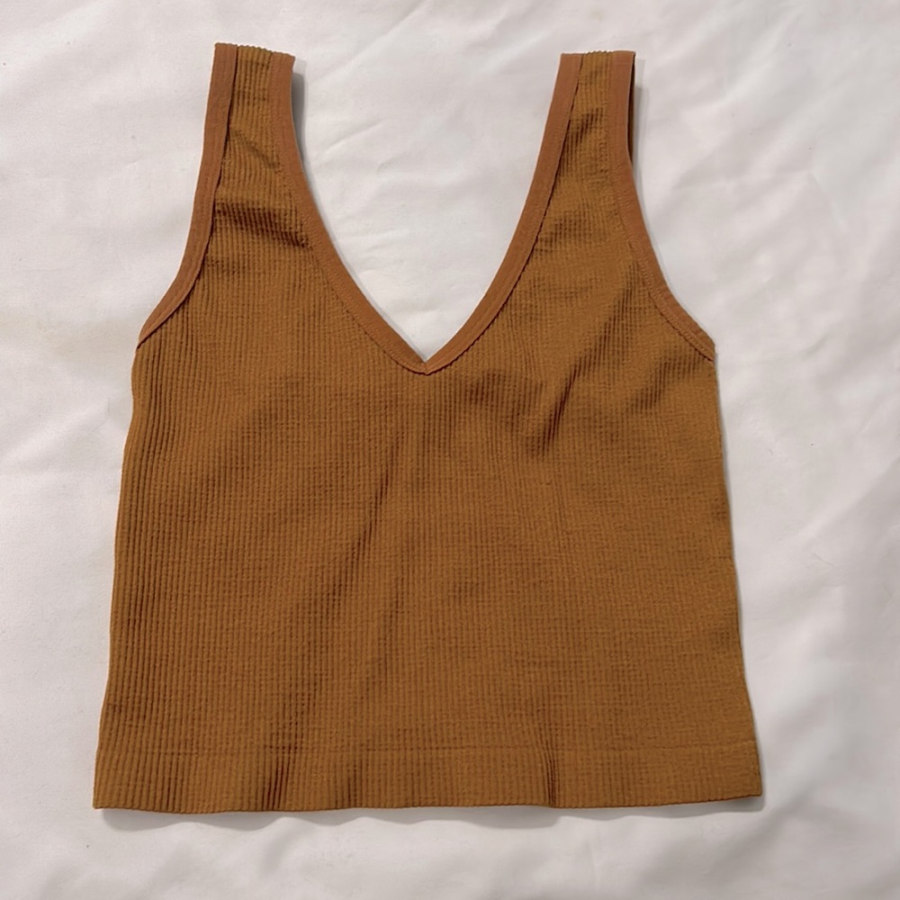 Caramel colored ribbed crop tank